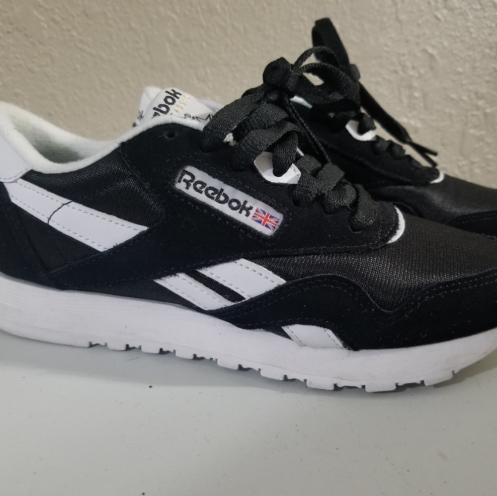 Reebok Classics. Size 5.